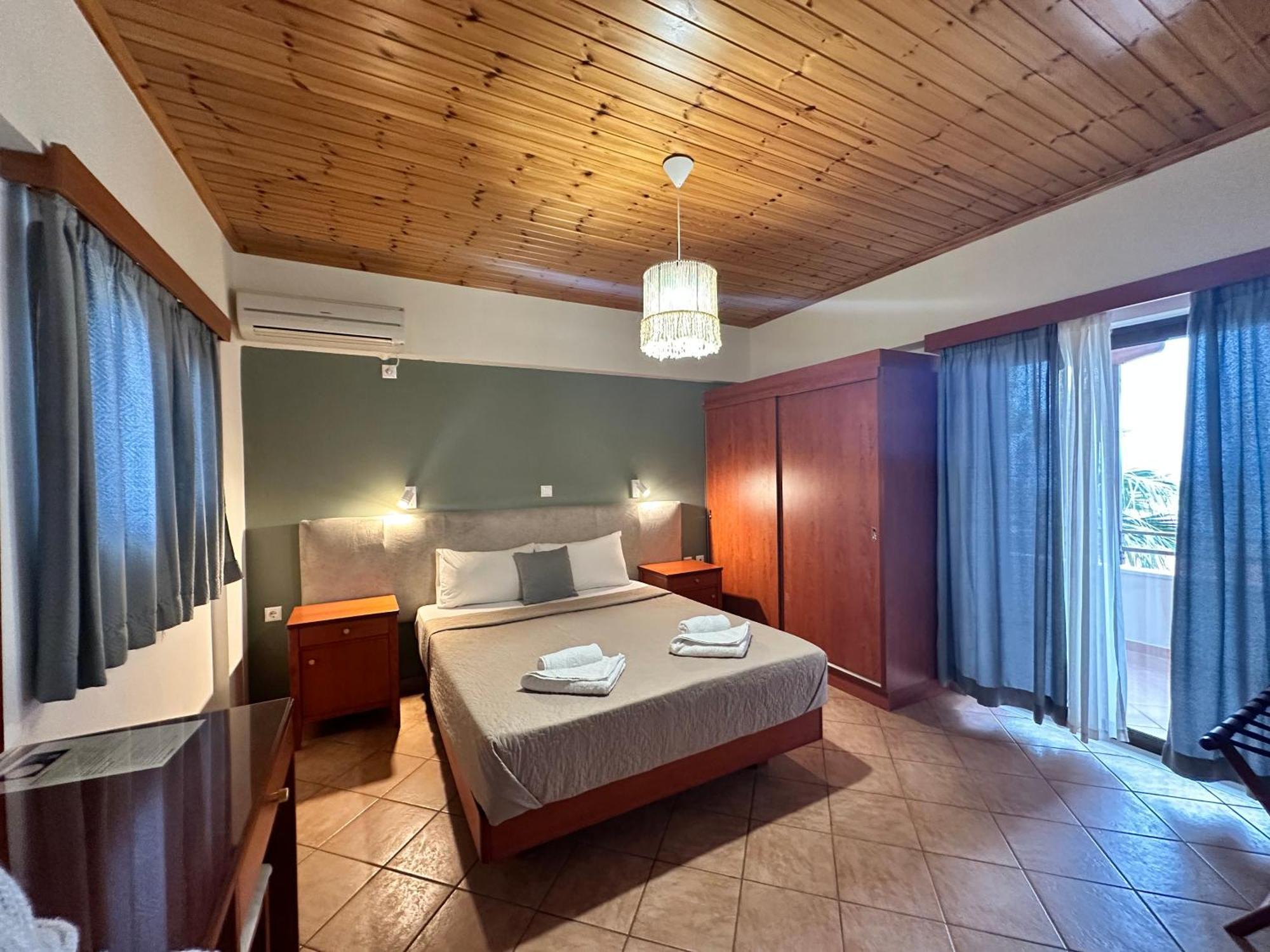 Hotel Semiramis Frínion Pokoj fotografie