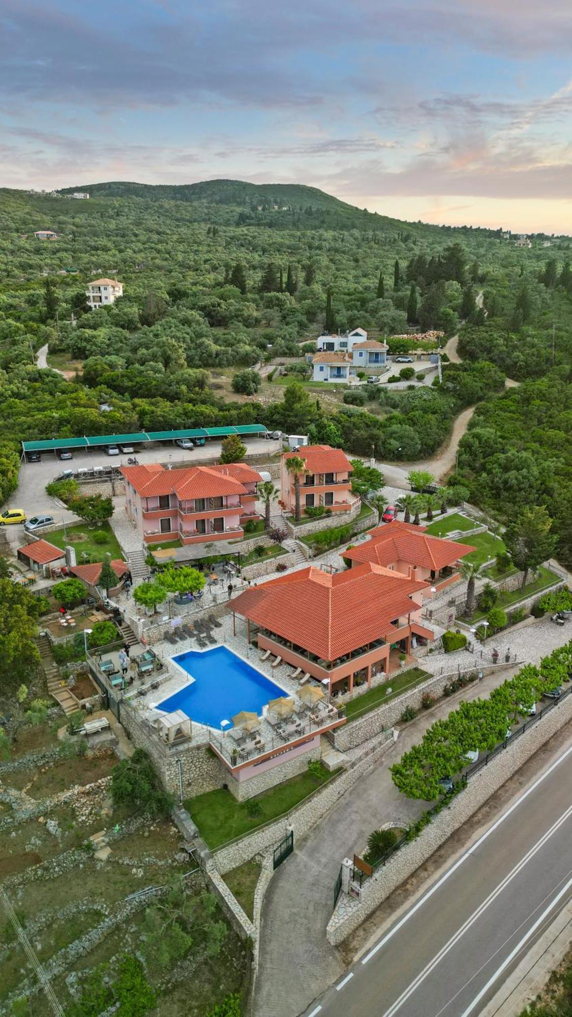 Hotel Semiramis Frínion Exteriér fotografie