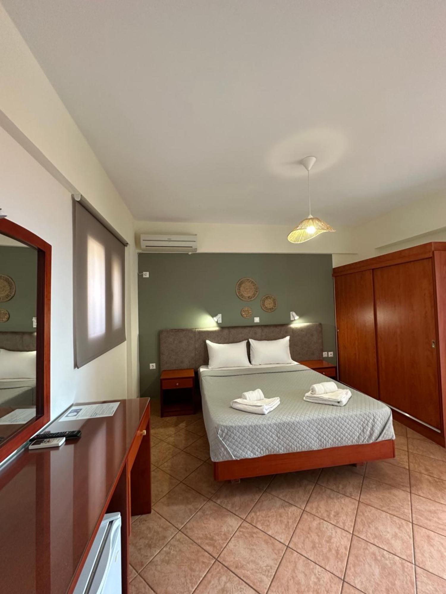 Hotel Semiramis Frínion Pokoj fotografie