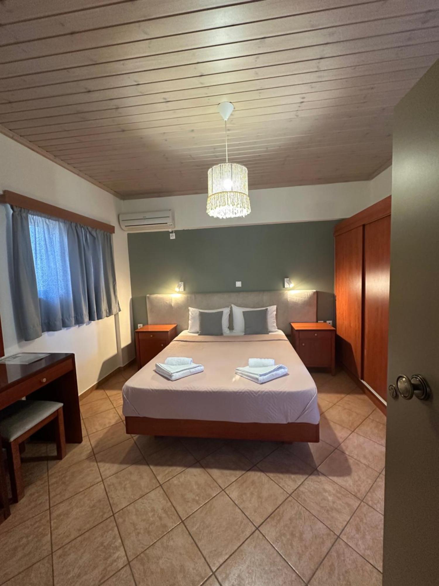 Hotel Semiramis Frínion Pokoj fotografie