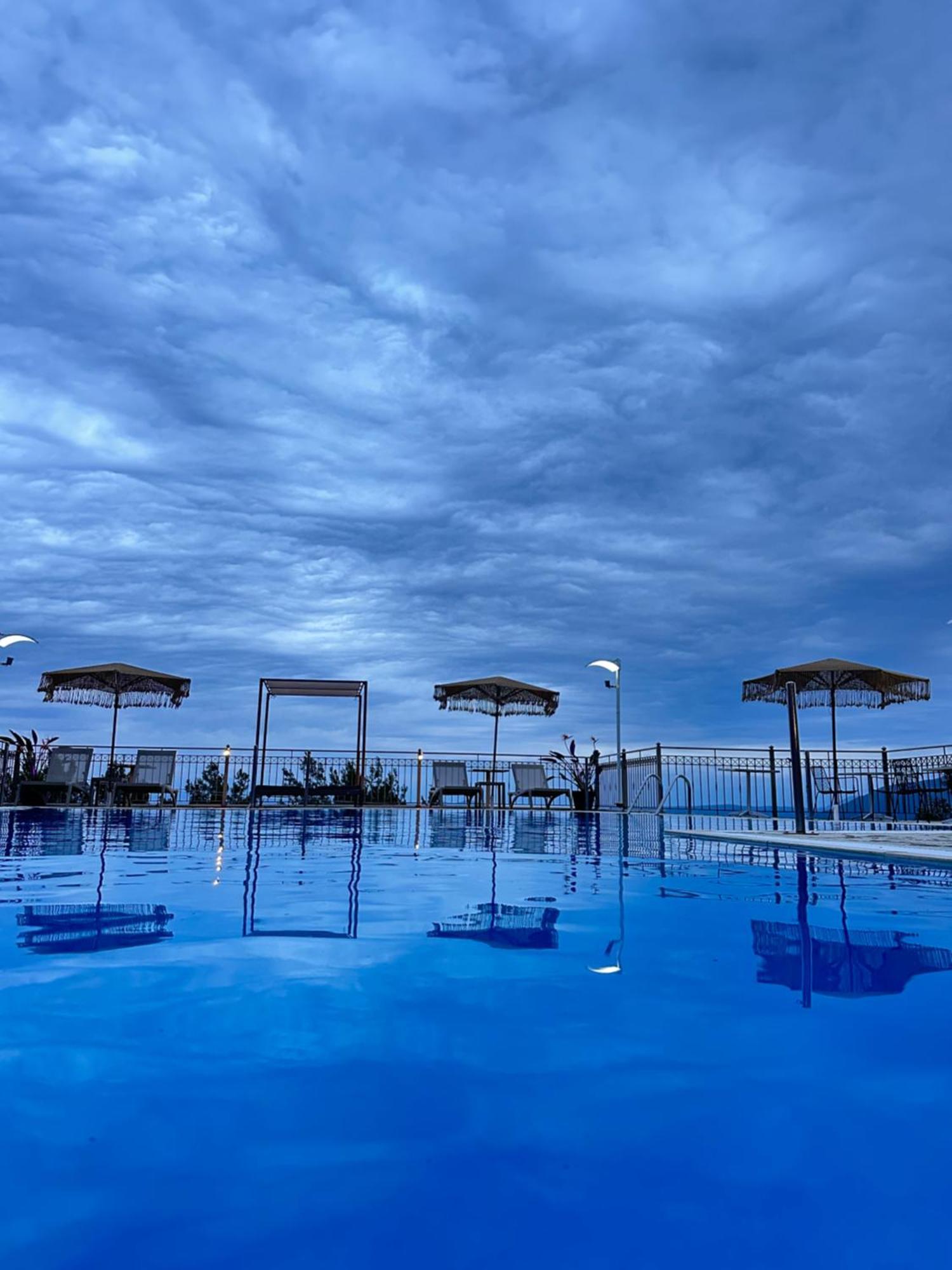 Hotel Semiramis Frínion Exteriér fotografie